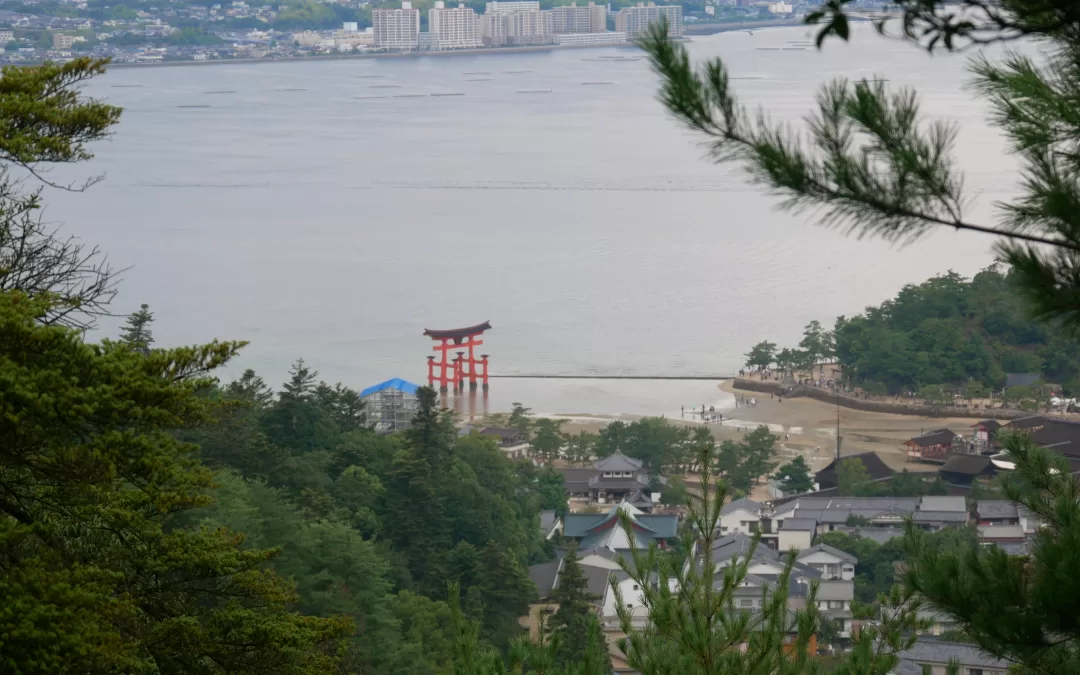 Nejznámější brána Torii na ostrově Itsukushima